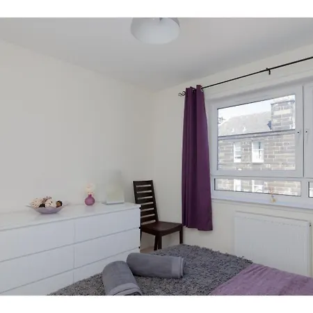 Bright, Contemporary Flat With Parking! Εδιμβούργο