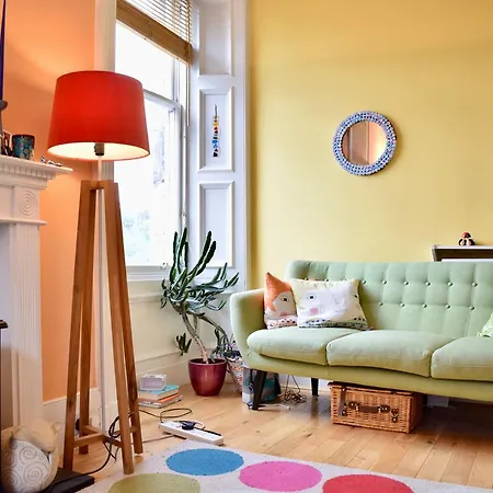 Spacious 2 Bedrooms By Royal Mile Apartment *