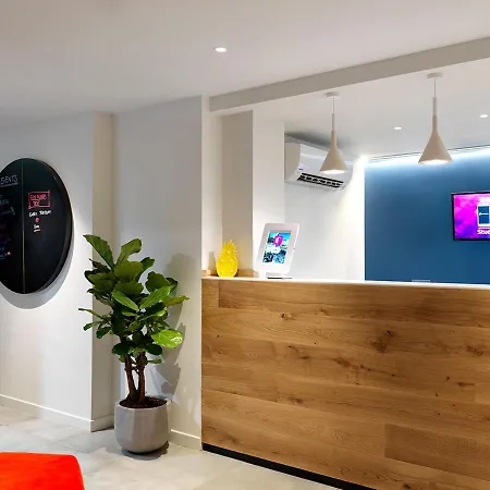 Student Castle Apartamento