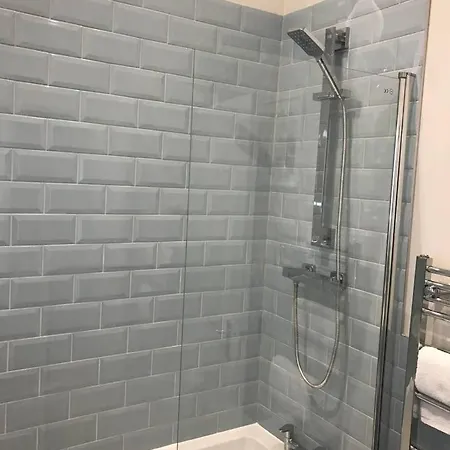 شقة Spacious Central 2 Bedroom *