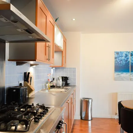 Modern 1 Bedroom With Balcony * Edinburgh