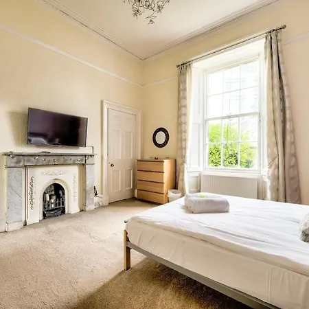 Spacious Central 3bed By The Castle דירה