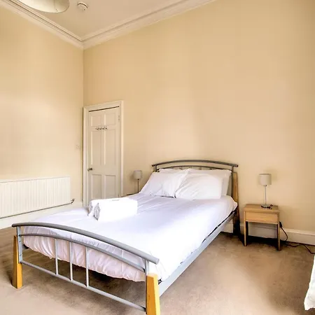 Spacious Central 3bed By The Castle דירה