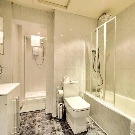 Spacious Central 3bed By The Castle דירה