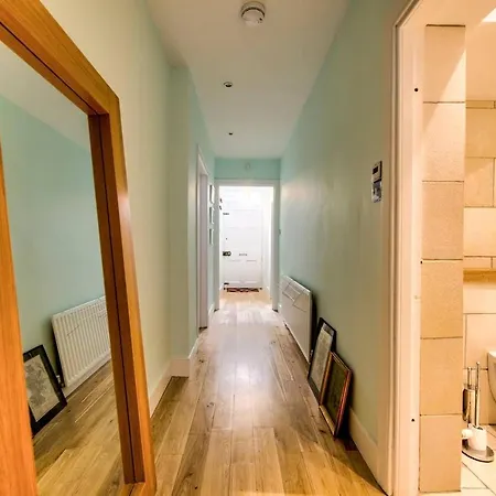 Διαμέρισμα Guestready In West End