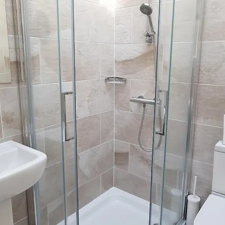 18 Craigmillar Park בית הארחה