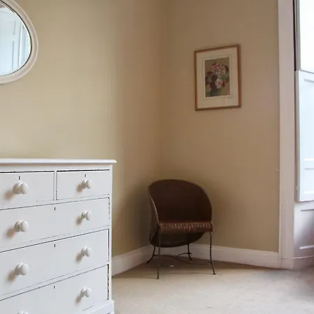Apartment 2 Bedroom In Centre *
