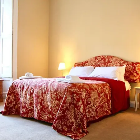 2 Bedroom In Centre Apartment Edinburgh
