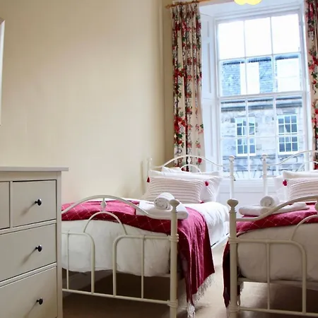 2 Bedroom In Centre