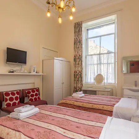 Guest house Menzies 3*