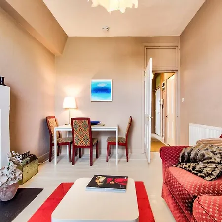 Joivy Famous St Mary's Street Old Town Appartement