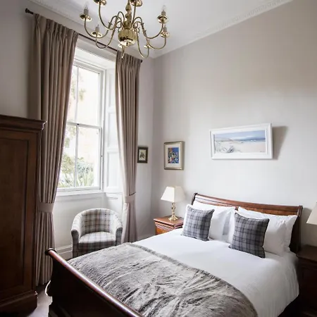 Palmerston Place Luxury City Centre Apt With Private Parking