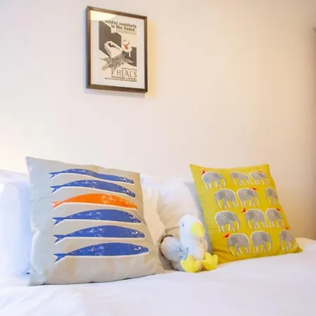 Spacious 2 Bedrooms By Royal Mile Apartment