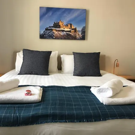 Spacious Central 2 Bedroom