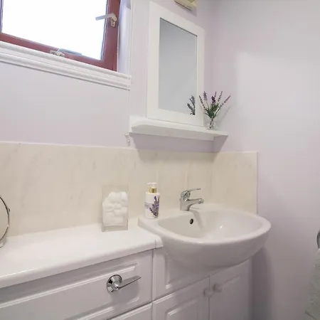 South Groathill - Lovely 2 Bed With Castle View * Edinburg