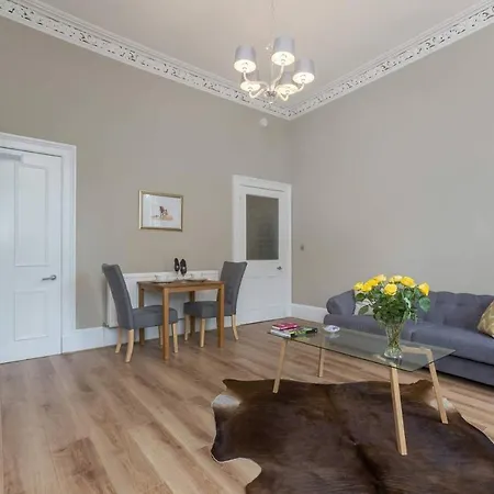Beautiful New Town 2 Bed