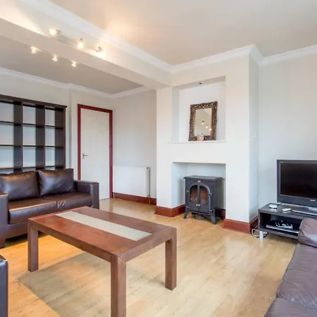 Appartement 2 Bedroom By Leith's Shore