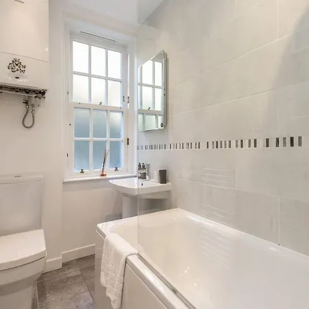 Altido Unique & Stylish Grassmarket Apt - Close To Castle דירה