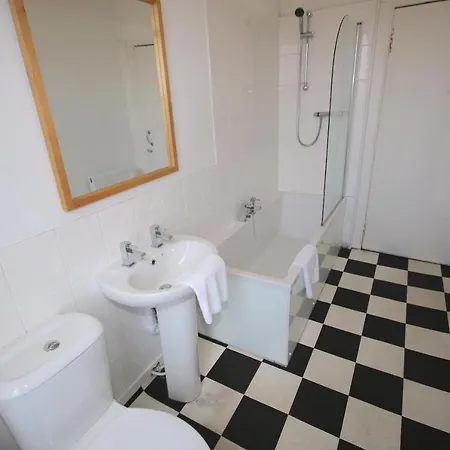 Budget Multi 5 Bedroom *