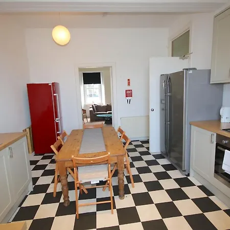 Budget Multi 5 Bedroom *