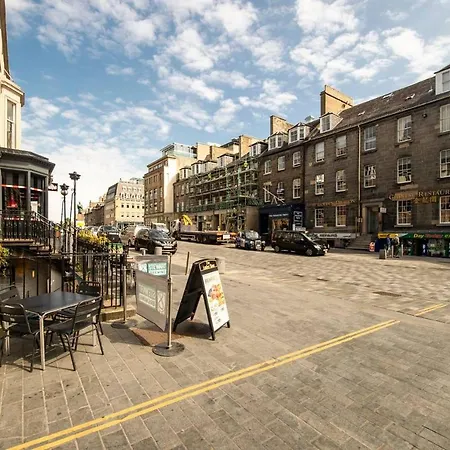 Joivy Amazing Location! Lovely Rose St In New Town Appartamento Edimburgo