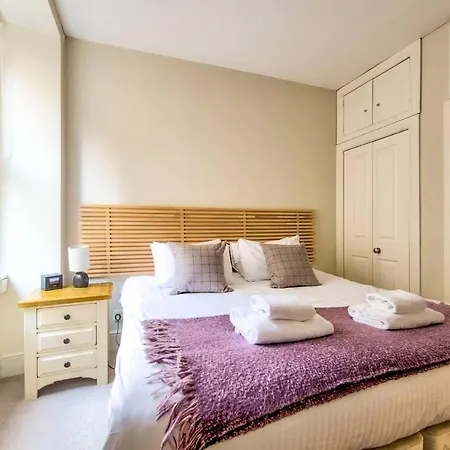 Joivy Amazing Location! Lovely Rose St In New Town Apartmán Edinburgh