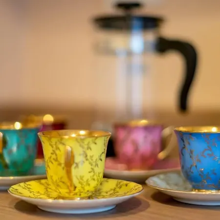 Joivy Unique&artsy Royal Mile Apt - Relive Music History Apartment *