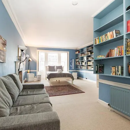 Apartment Altido Huge Castle Street