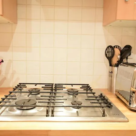 Joivy Classic With Castle Views In Old Town