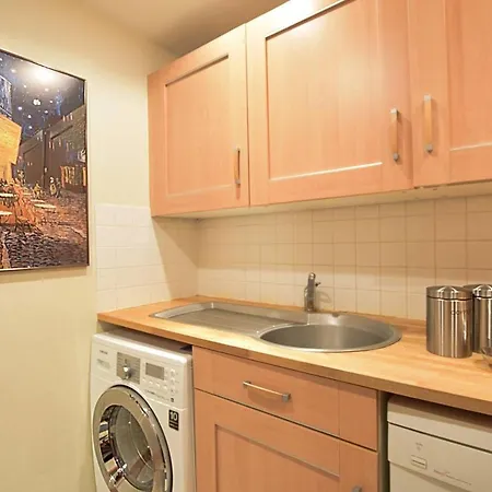 Joivy Classic With Castle Views In Old Town