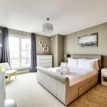 Altido Stylish 3bd City Centre Apt - Free Parking & Lift