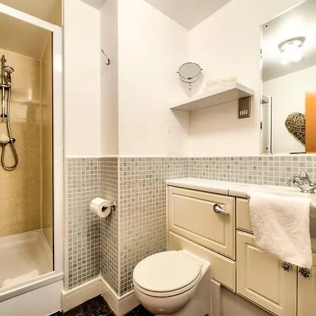 شقة Altido Stylish 3bd City Centre Apt - Free Parking & Lift *