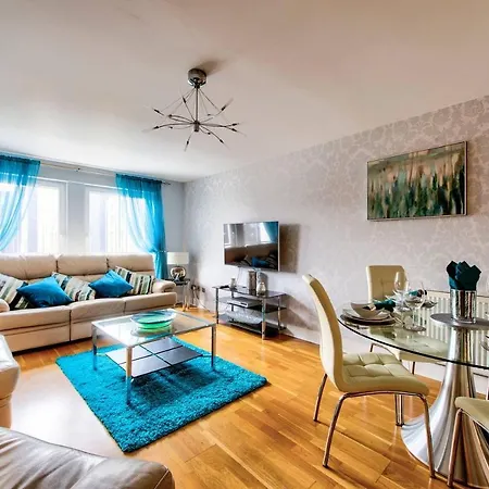 شقة Altido Stylish 3bd City Centre Apt - Free Parking & Lift *