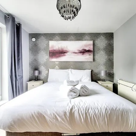 شقة Altido Stylish 3bd City Centre Apt - Free Parking & Lift *