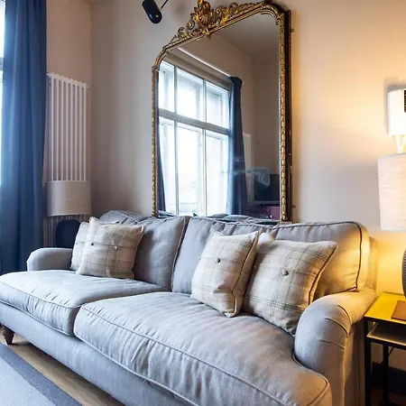 Stylish City Centre Apt W Castle View & Lift Apartamento *