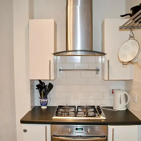 Apartament Spacious 2 Bedroom In Meadowbank Edynburg