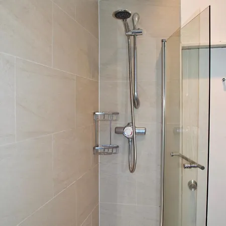 شقة Spacious 2 Bedroom In Meadowbank *