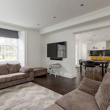 Ferienhaus Luxury 5bd Townhouse W Private Garden&cinema Edinburgh