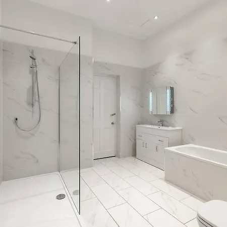 Ferienhaus Luxury 5bd Townhouse W Private Garden&cinema *