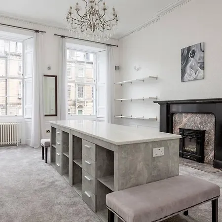 Luxury 5bd Townhouse W Private Garden&cinema Ferienhaus *