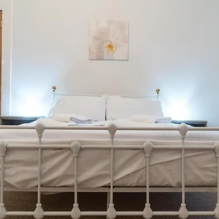 Beautifully Kept Top-floor Flat In Morningside Appartement Édimbourg