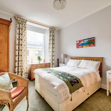 Forth Street By Guestready