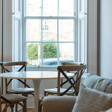 Beautiful And Private 2 Bed * Edinburgh