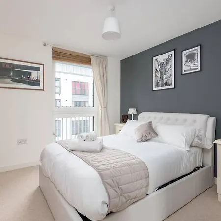 Altido Ultra Stylish 2 Bed, 2 Bath With Balcony And Parking * Edynburg