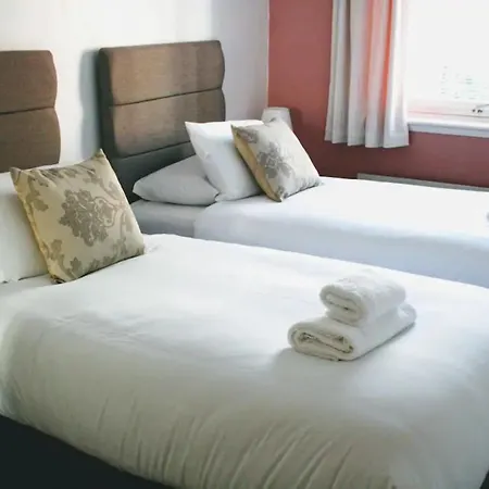 Apartment 2 Bedroom Flat Near Holyrood Park Sleeps 4 Edinburgh