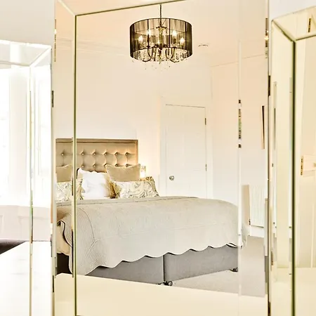 Joivy Luxury Flats On George Street Apartmán *