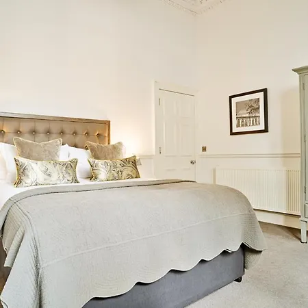 Joivy Luxury Flats On George Street Edinburgh