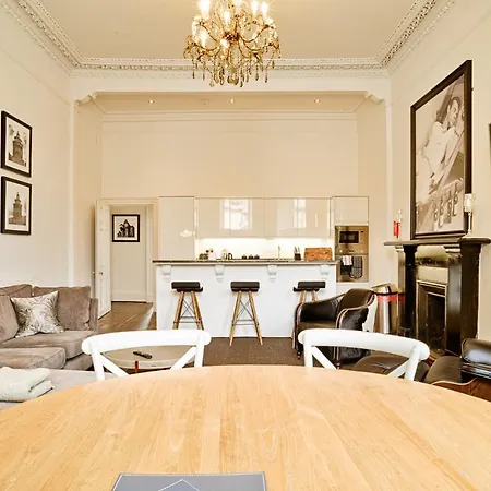 Joivy Luxury Flats On George Street * Edinburgh