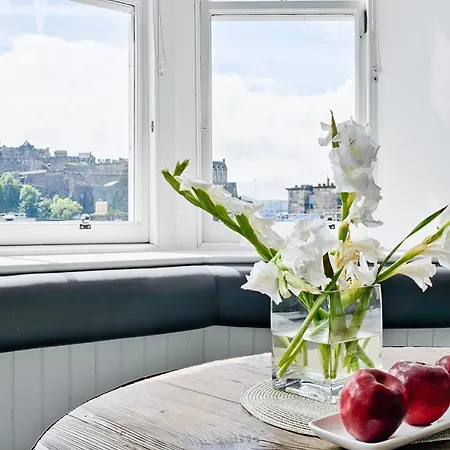 Joivy Luxury Flats On George Street * Edinburgh