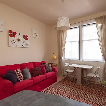 Apartment 1 Bedroom In Old Town Centre *